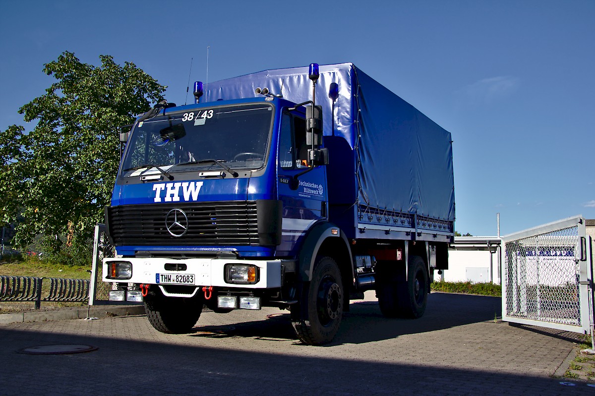 LKW mit Ladebordwand