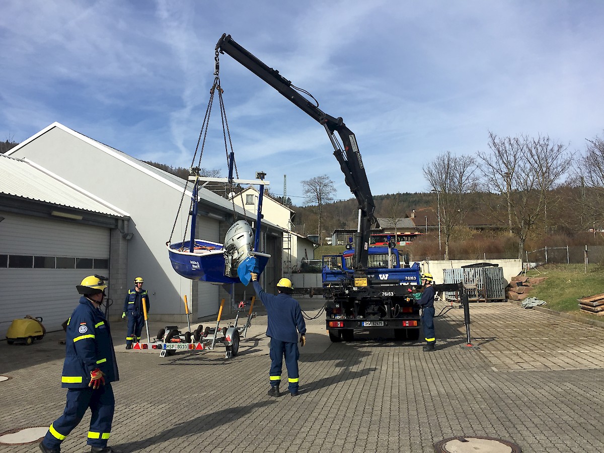 Kranbelehrung im THW OV Lohr