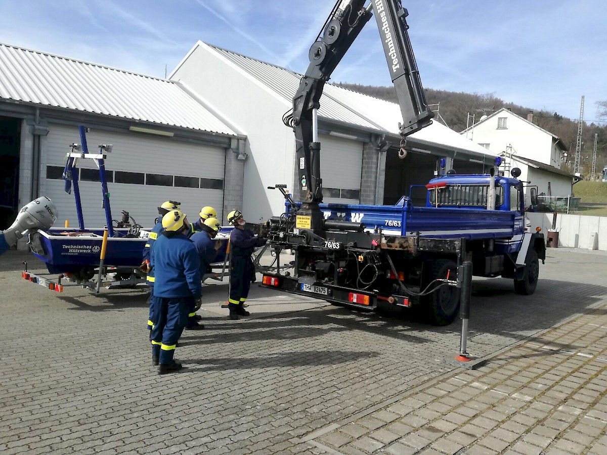 Kranbelehrung im THW OV Lohr