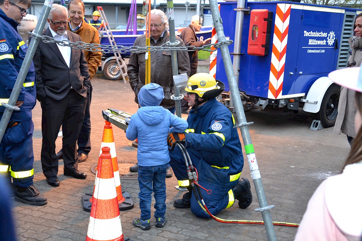 Lions Club Lohr - Marktheidenfeld zu Gast beim THW OV Lohr a. Main