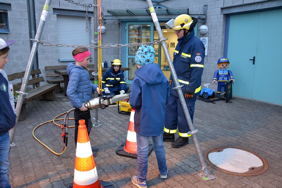 Lions Club Lohr - Marktheidenfeld zu Gast beim THW OV Lohr a. Main