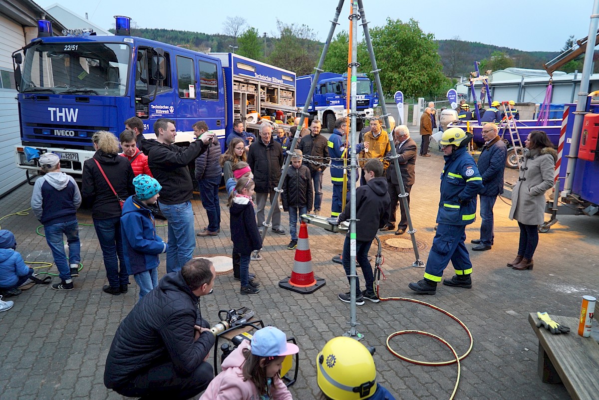 Lions Club Lohr - Marktheidenfeld zu Gast beim THW OV Lohr a. Main