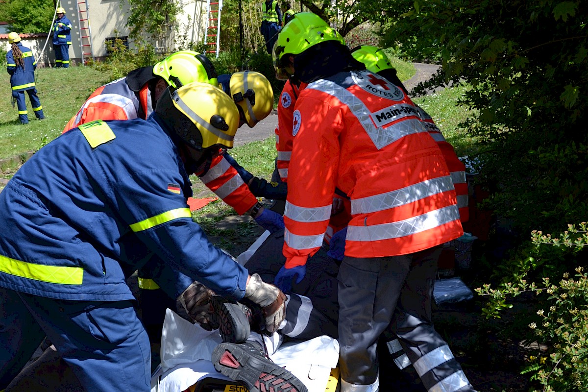 BRK und THW Lohr verzahnen Technische und Medizinische Rettung