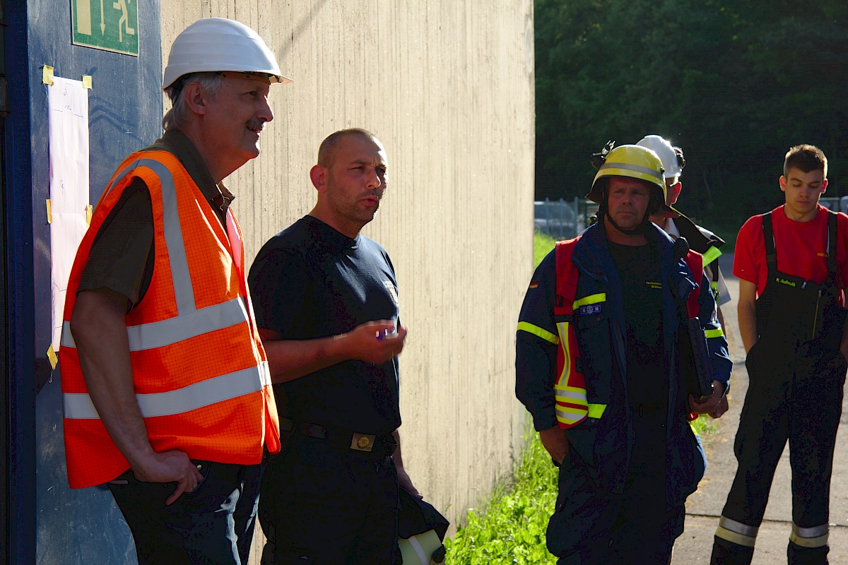 Gemeinschaftsübung von THW Lohr und Feuerwehr am Oberbecken