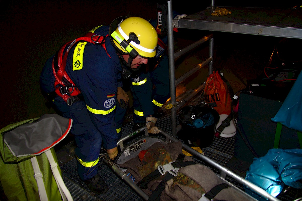 Gemeinschaftsübung von THW Lohr und Feuerwehr am Oberbecken