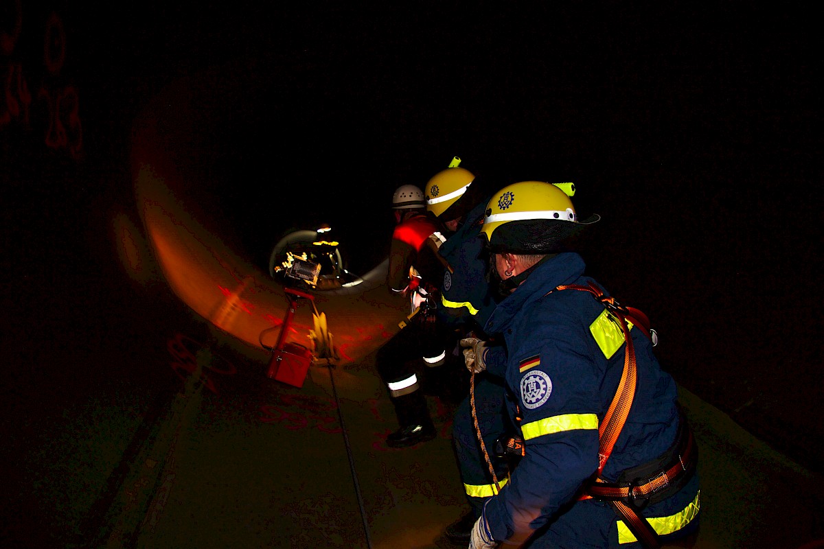 Gemeinschaftsübung von THW Lohr und Feuerwehr am Oberbecken
