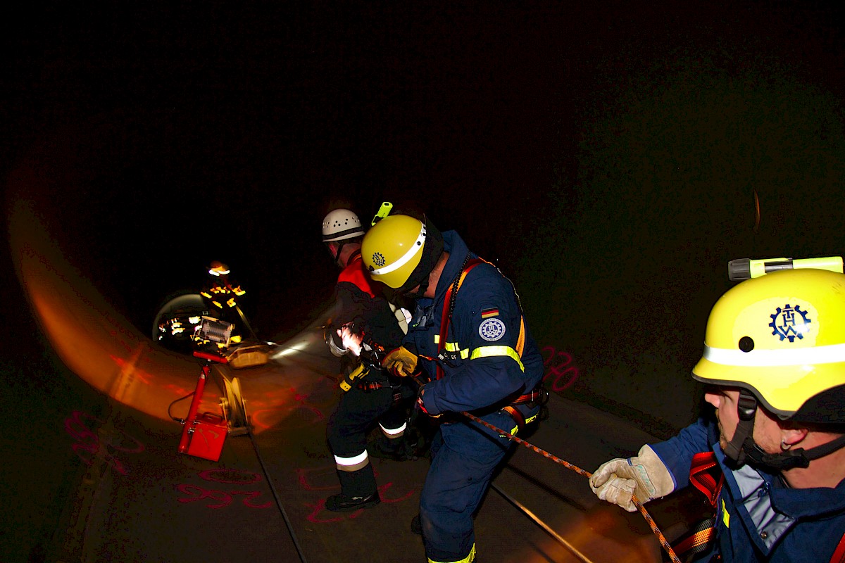 Gemeinschaftsübung von THW Lohr und Feuerwehr am Oberbecken