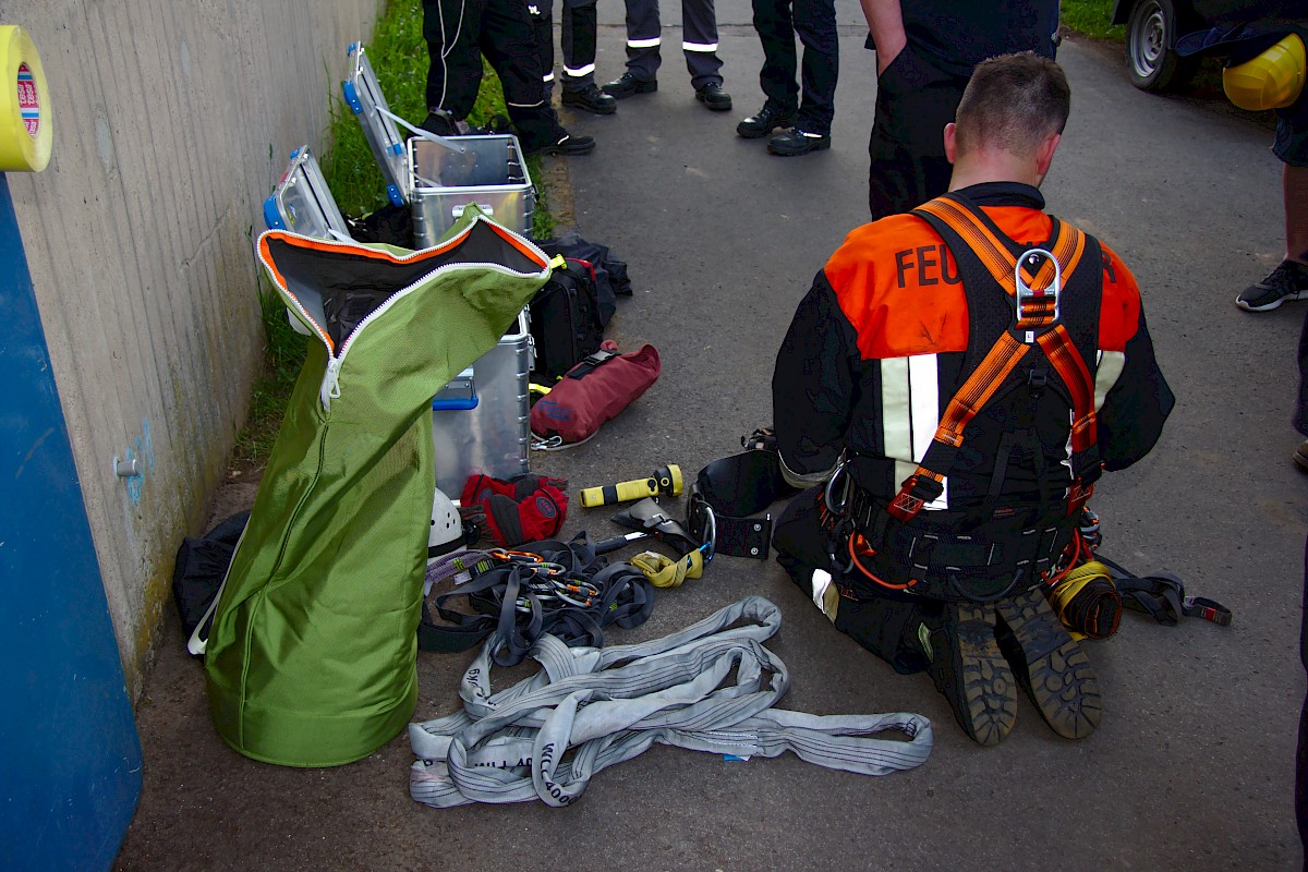 Gemeinschaftsübung von THW Lohr und Feuerwehr am Oberbecken
