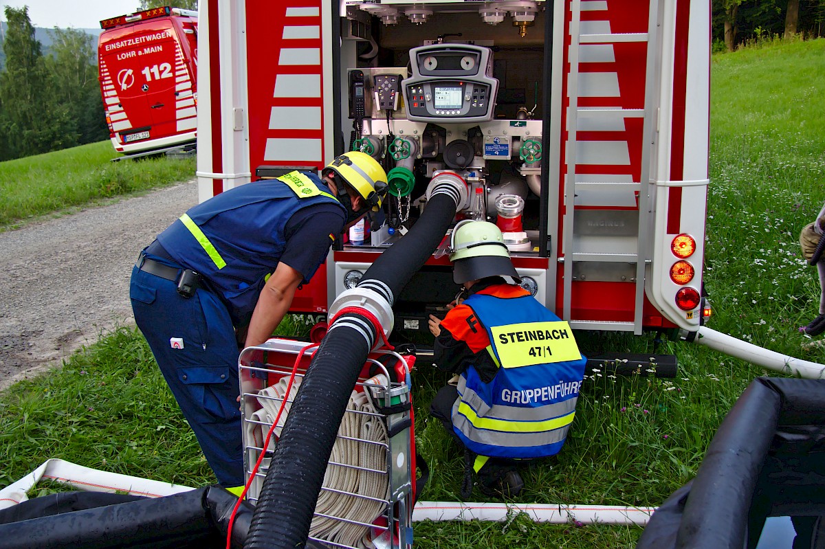 Waldbrand-Übung mit der Feuerwehr