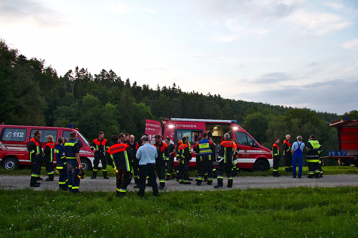 Waldbrand-Übung mit der Feuerwehr