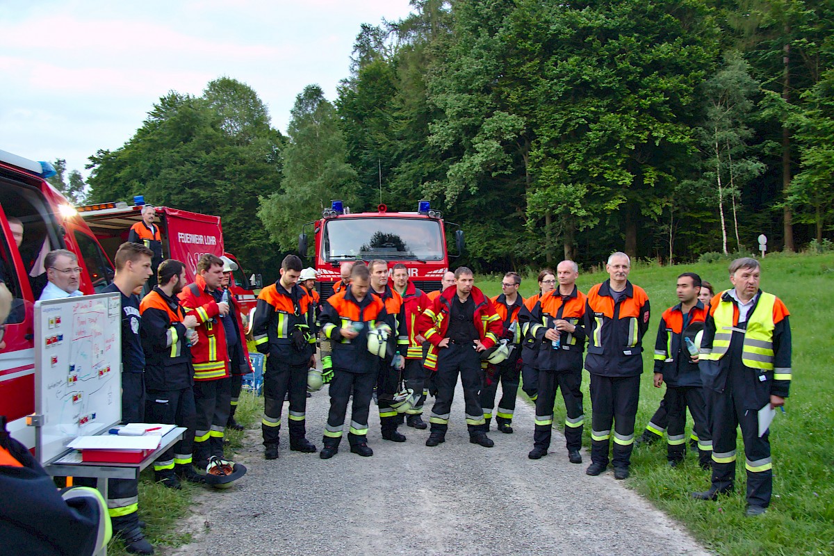 Waldbrand-Übung mit der Feuerwehr