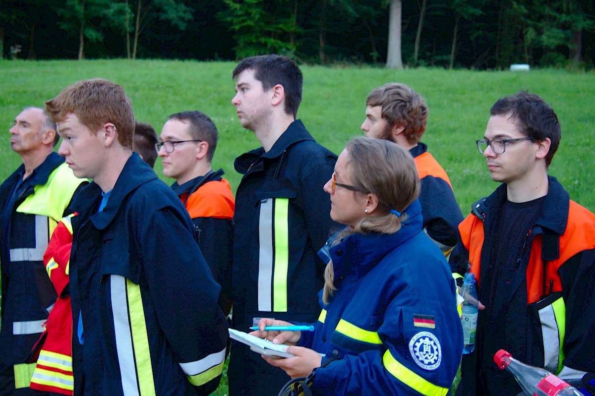 Waldbrand-Übung mit der Feuerwehr