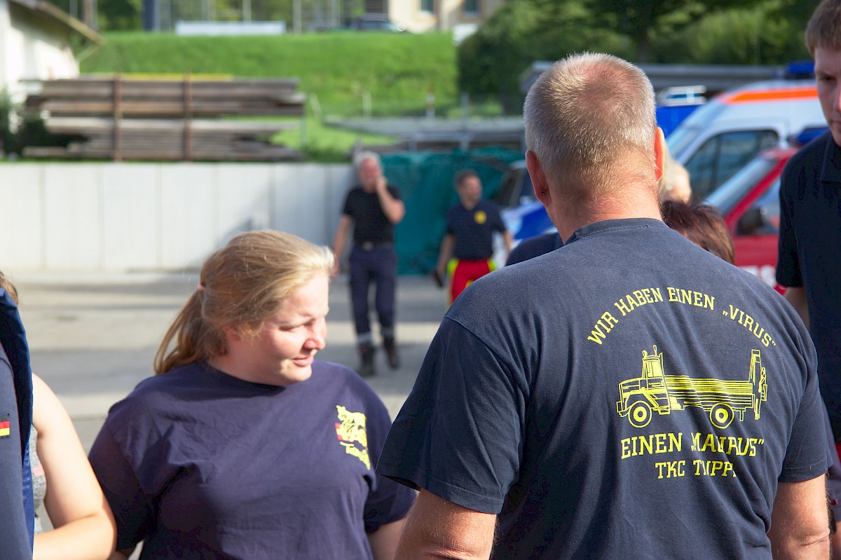 Voller Hof beim THW Lohr: Mehrere Ausbildungen und Gästegruppen beschäftigen den Ortsverband Lohr am ersten August-Samstag