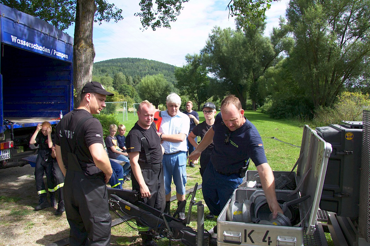 Voller Hof beim THW Lohr: Mehrere Ausbildungen und Gästegruppen beschäftigen den Ortsverband Lohr am ersten August-Samstag