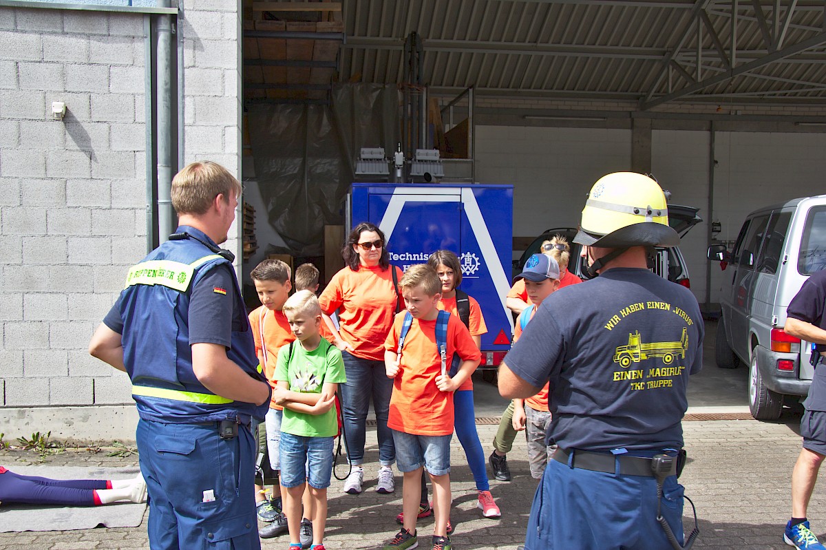 Voller Hof beim THW Lohr: Mehrere Ausbildungen und Gästegruppen beschäftigen den Ortsverband Lohr am ersten August-Samstag