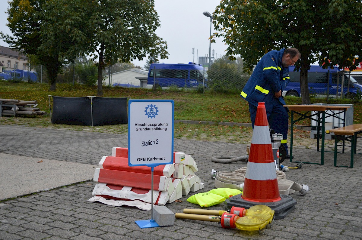 „Raus aus dem Alltag – Rein ins THW“  - der THW Geschäftsführerbereich Karlstadt freut sich über 15 neue THW Helfer/innen