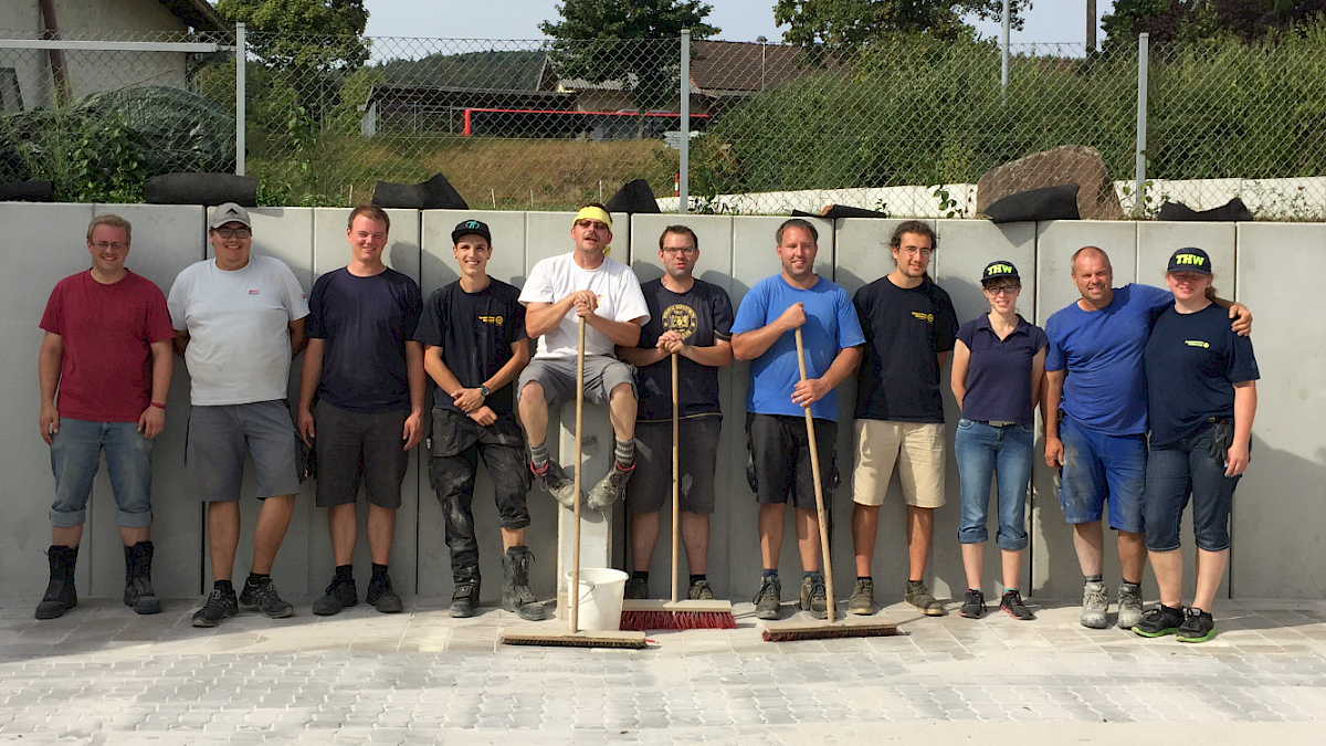 Übergabe der vom Förderverein erstellten Garage an den THW Ortsverband Lohr