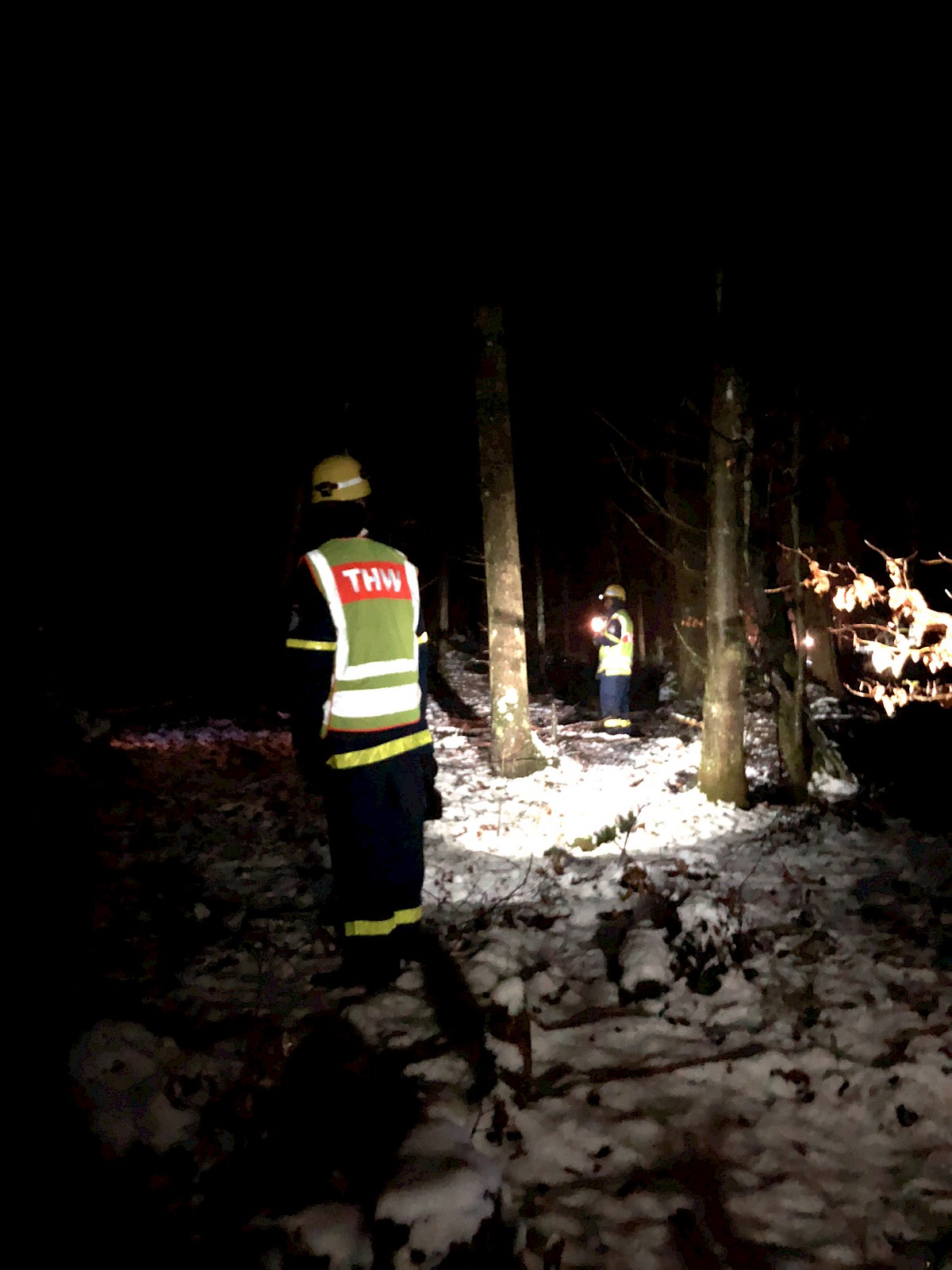 Spannende gemeinsame Nachtausbildung  der THW Bergungsgruppen mit dem ASB