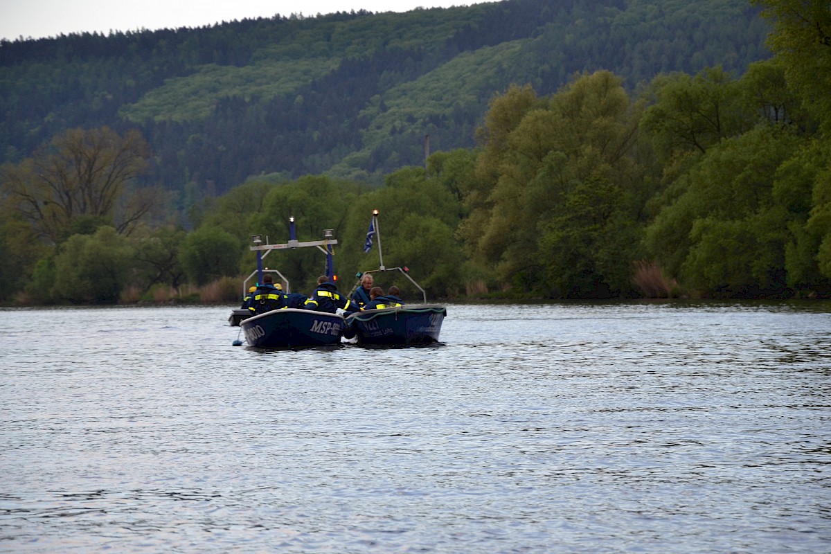 Gemeinsam an einem Strang zogen bei einer Übung auf dem Main BRK, Feuerwehr und THW