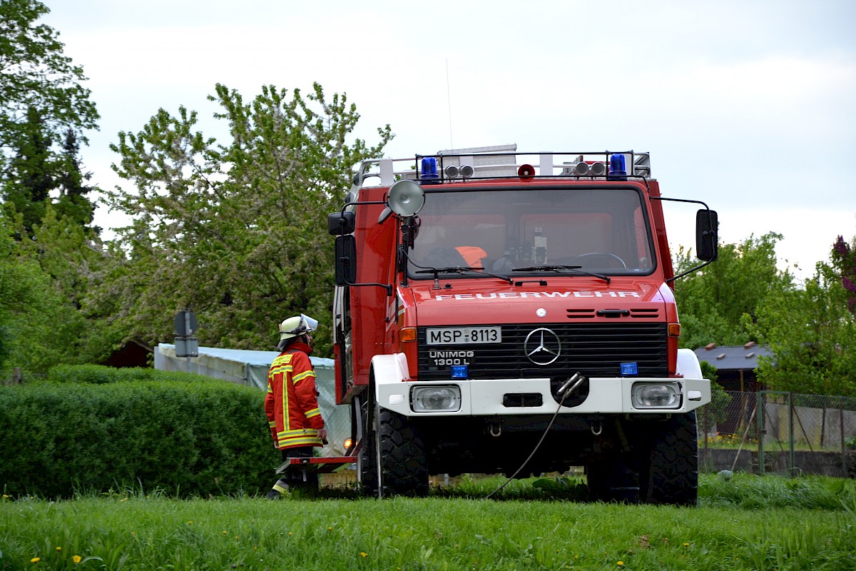 Gemeinsam an einem Strang zogen bei einer Übung auf dem Main BRK, Feuerwehr und THW