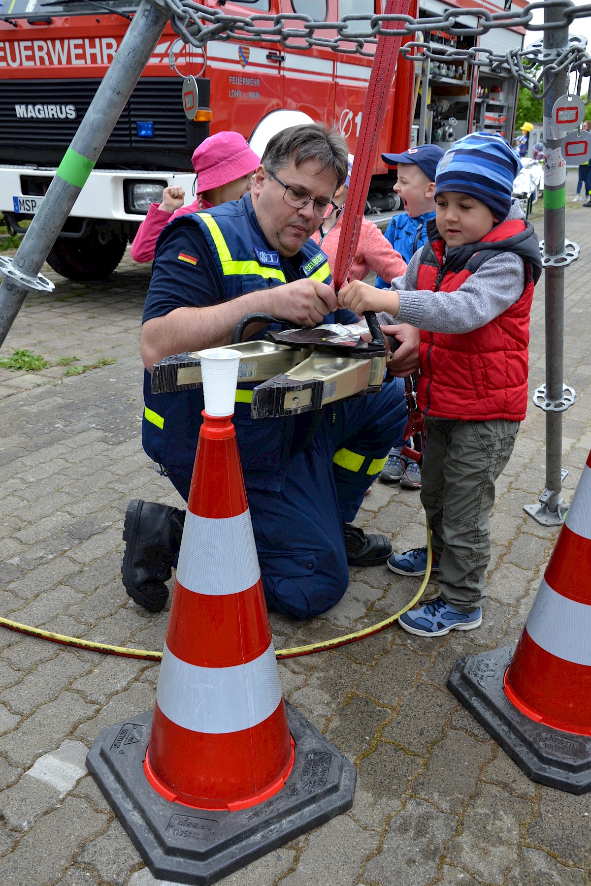 Raus aus dem Alltag Rein ins THW für die Vorschüler der Lohrer Kindergärten