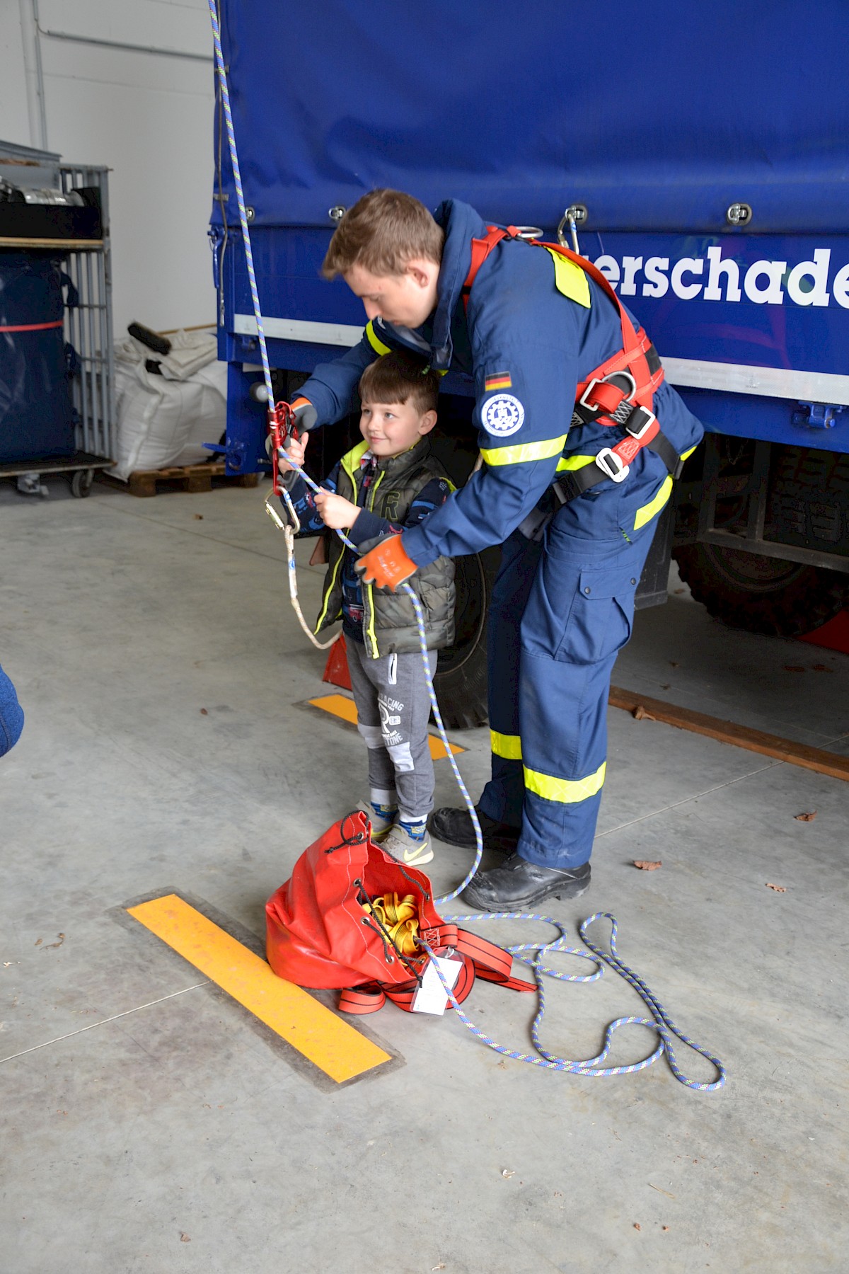 Raus aus dem Alltag Rein ins THW für die Vorschüler der Lohrer Kindergärten