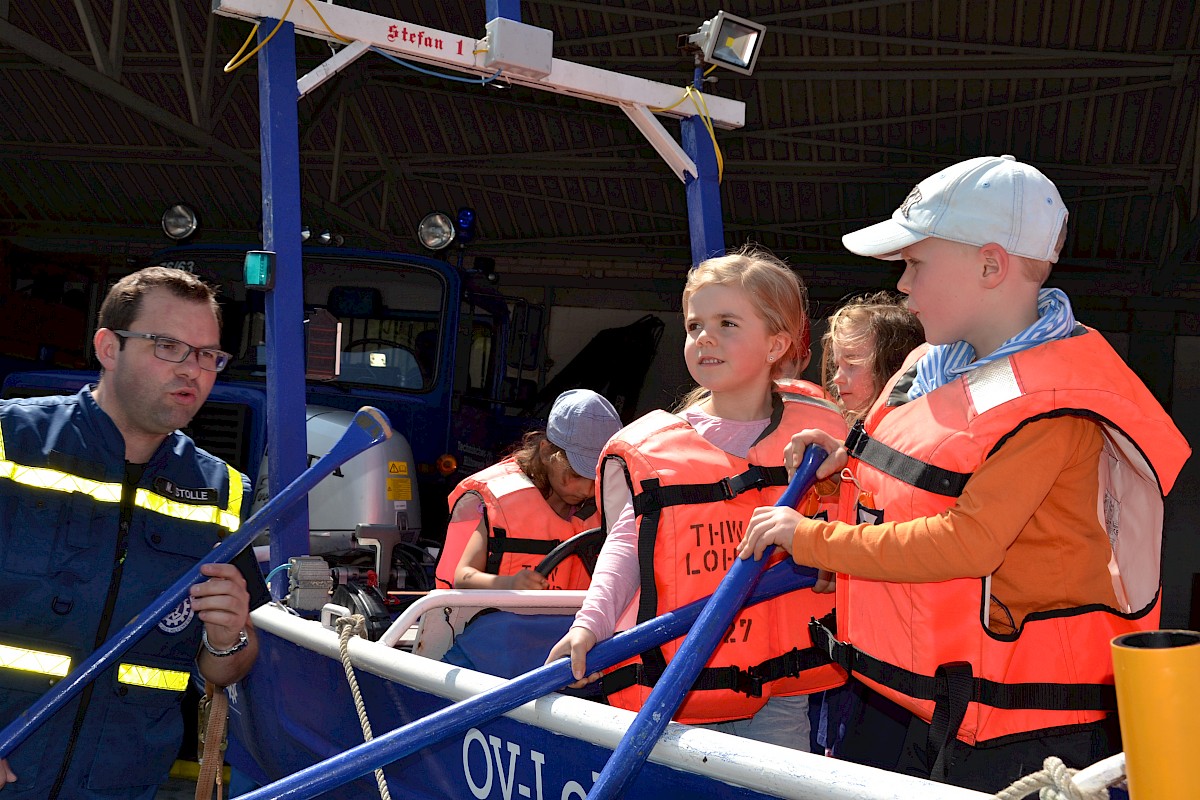 Raus aus dem Alltag Rein ins THW für die Vorschüler der Lohrer Kindergärten