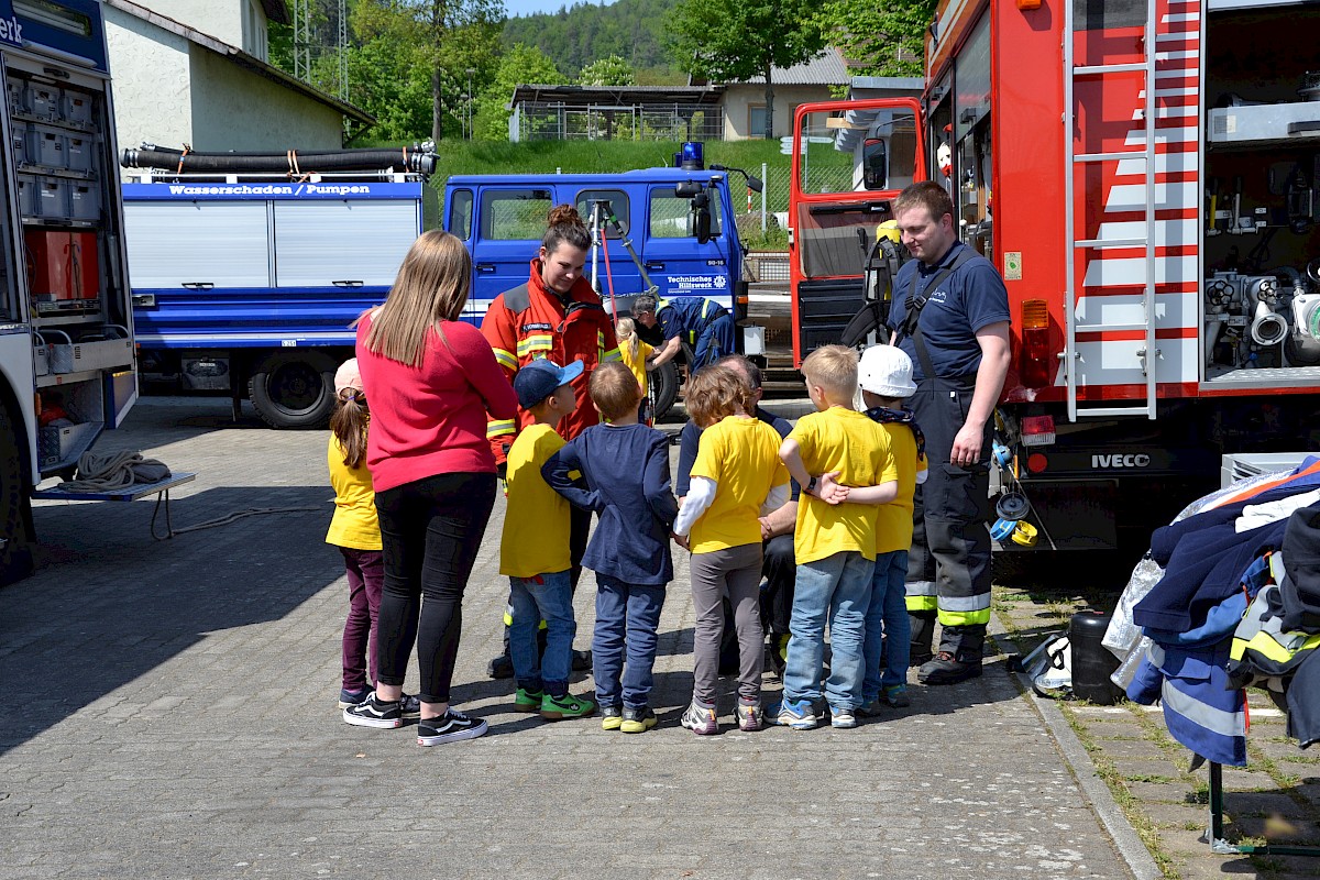 Raus aus dem Alltag Rein ins THW für die Vorschüler der Lohrer Kindergärten