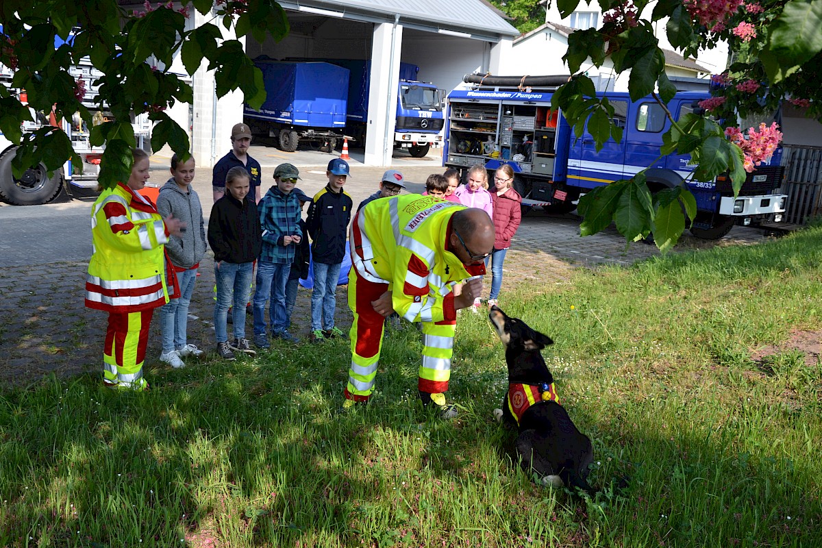 Kinderuni Steinfeld zu Gast beim THW Lohr