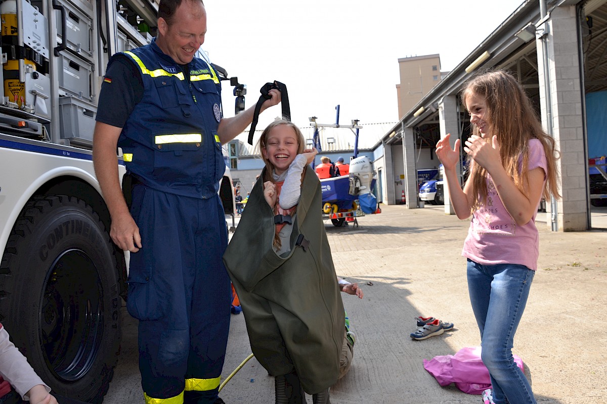 Kinderuni Steinfeld zu Gast beim THW Lohr