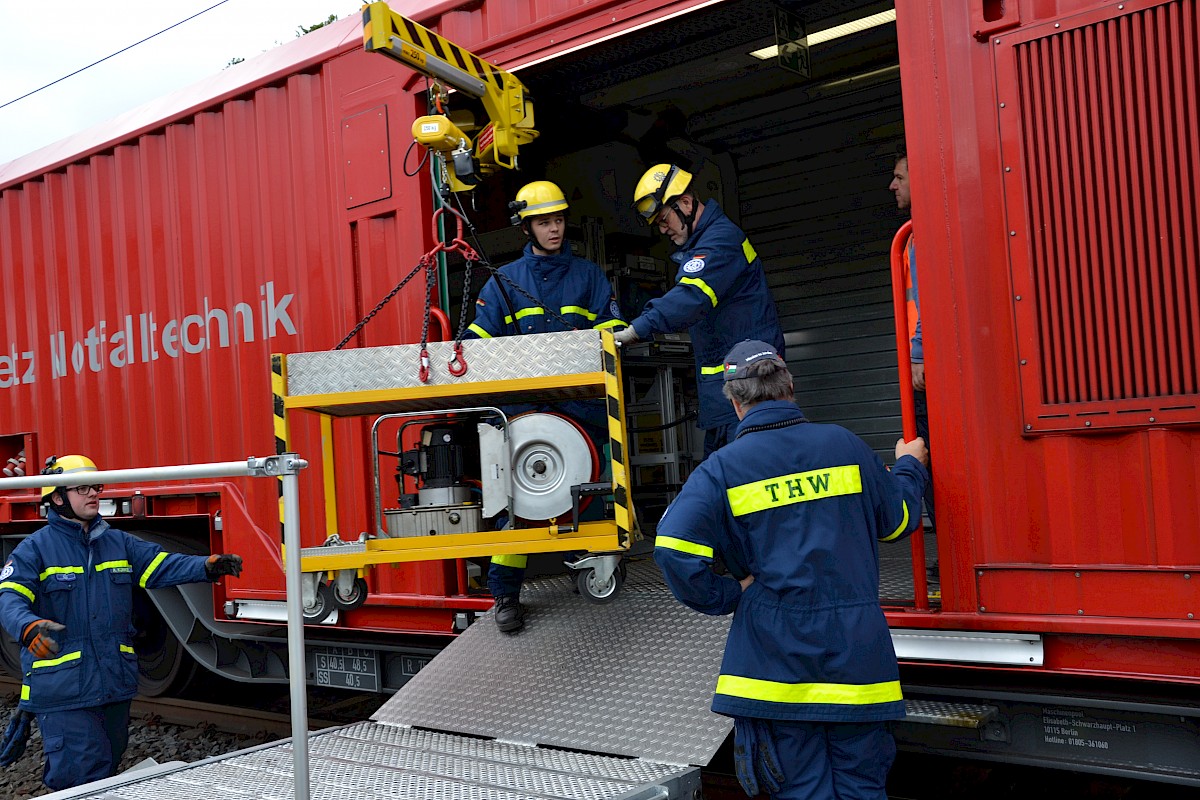 Ausbildung am Tunnelrettungszug der DB AG im Rahmen der Dreitagesübung