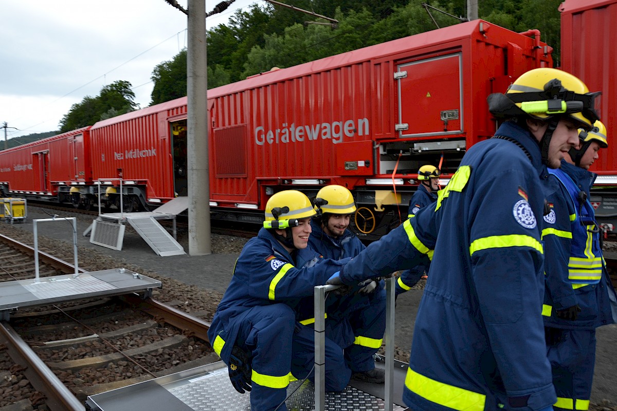 Ausbildung am Tunnelrettungszug der DB AG im Rahmen der Dreitagesübung