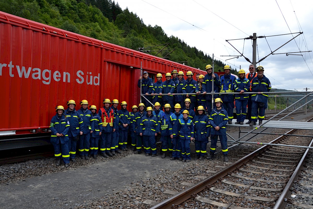 Ausbildung am Tunnelrettungszug der DB AG im Rahmen der Dreitagesübung