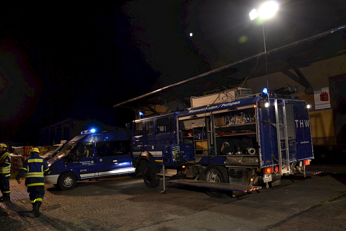 Überraschungsnachtübung der Feuerwehr Burgsinn mit dem THW Lohr