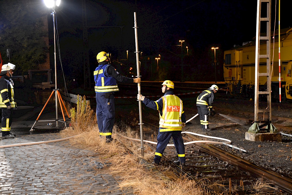 Überraschungsnachtübung der Feuerwehr Burgsinn mit dem THW Lohr