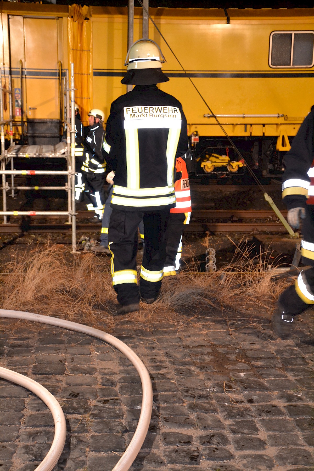 Überraschungsnachtübung der Feuerwehr Burgsinn mit dem THW Lohr