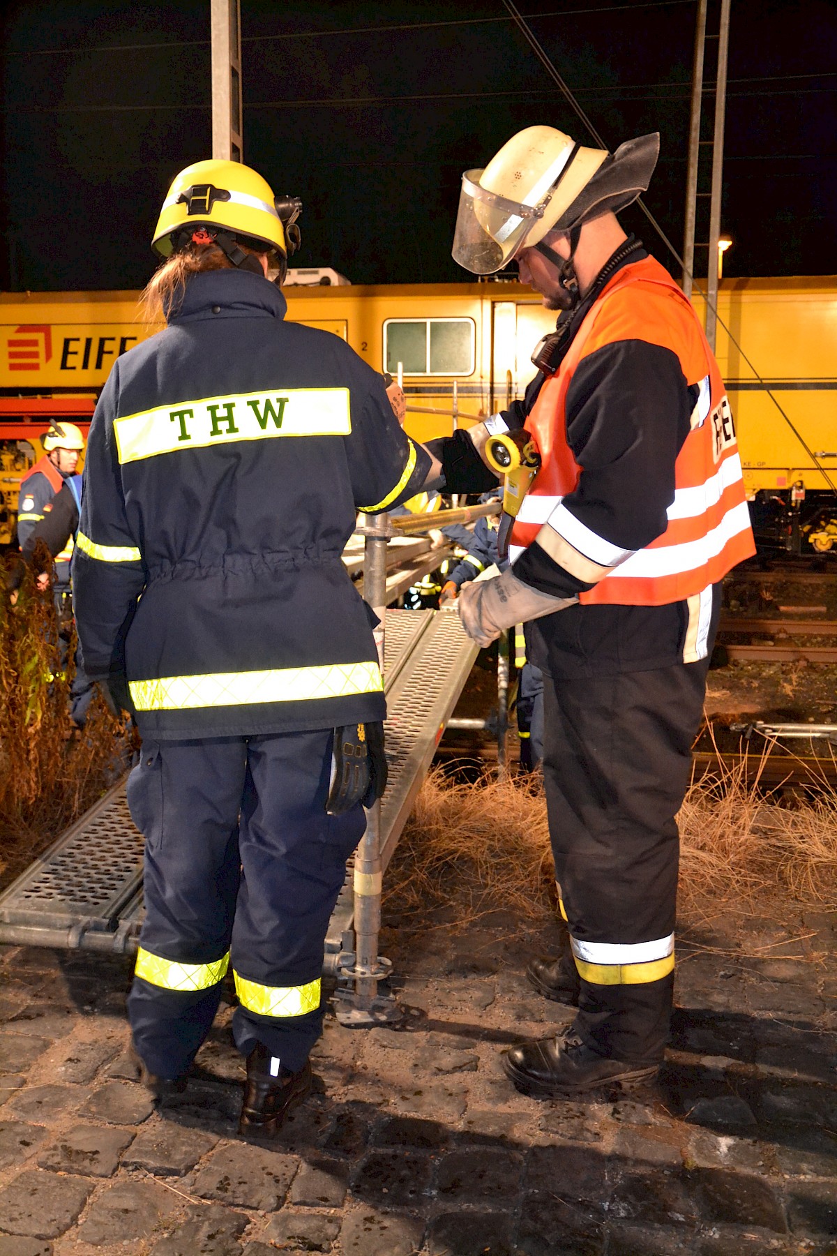 Überraschungsnachtübung der Feuerwehr Burgsinn mit dem THW Lohr