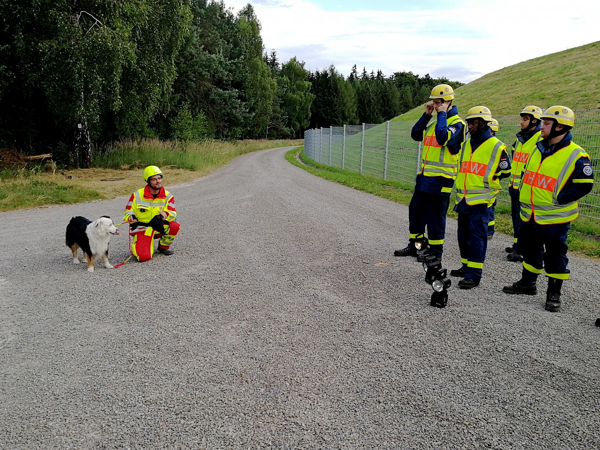 Gemeinsame Rettungshunde Ausbildung von ASB und THW