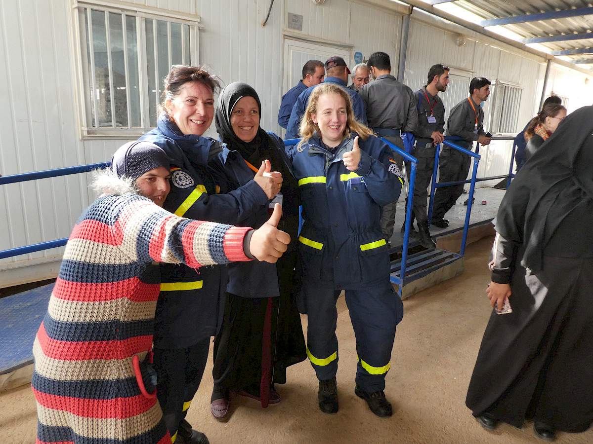Lohrer THW Helferin Kathrin Hock unterstützt THW Grundausbildung für syrische Flüchtlinge in Jordanien