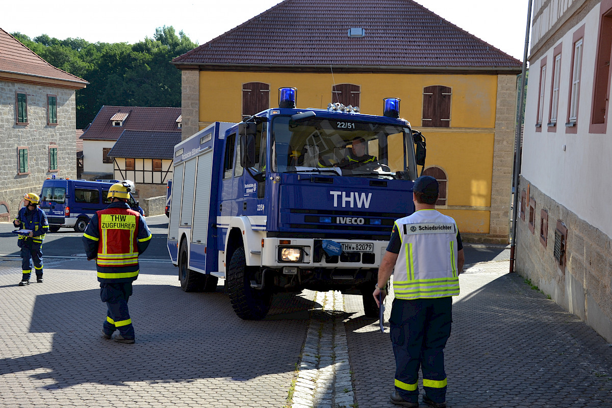 Gehoben, geschoben, gerettet, gelacht, geschwitzt – 172 THW Helfer ziehen gemeinsam an einem Strang