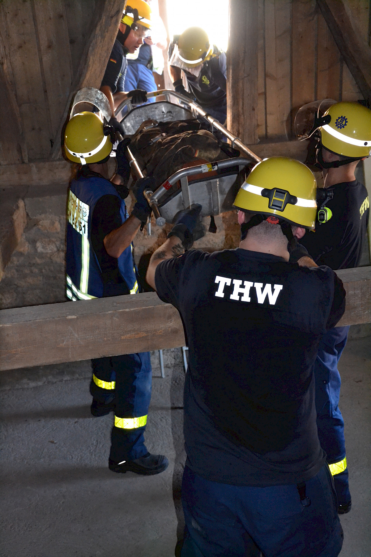 Gehoben, geschoben, gerettet, gelacht, geschwitzt – 172 THW Helfer ziehen gemeinsam an einem Strang