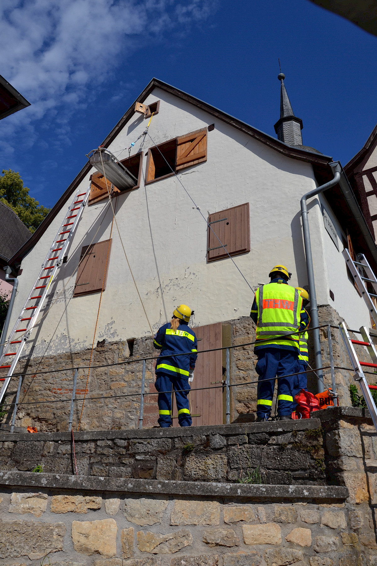 Gehoben, geschoben, gerettet, gelacht, geschwitzt – 172 THW Helfer ziehen gemeinsam an einem Strang