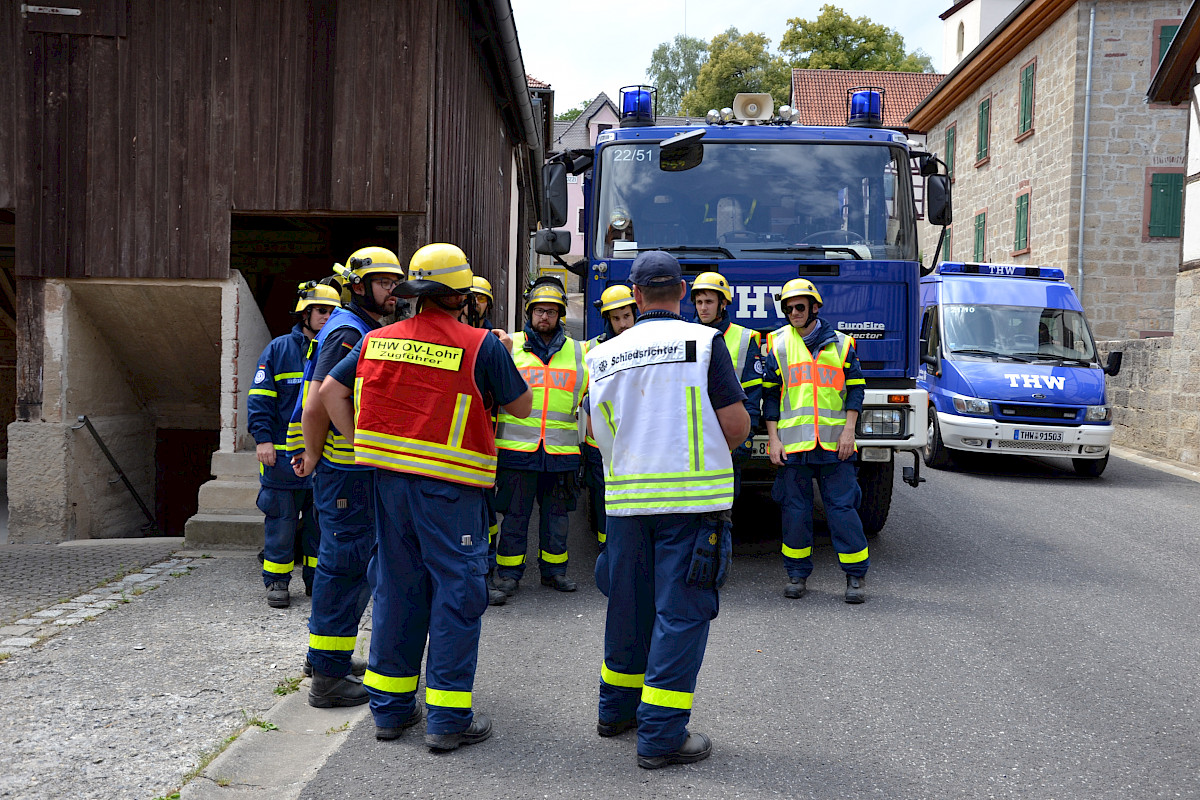 Gehoben, geschoben, gerettet, gelacht, geschwitzt – 172 THW Helfer ziehen gemeinsam an einem Strang