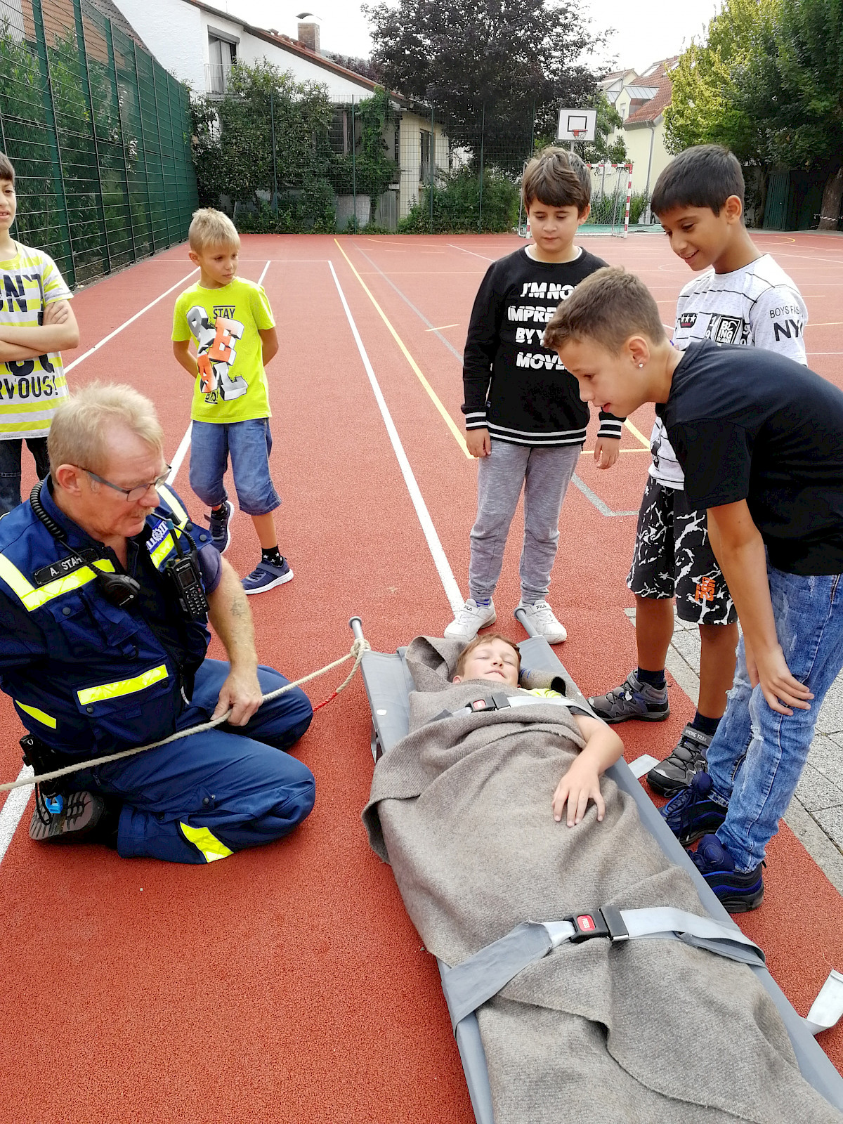 THW Technik Tag in der Realschule und Grundschule