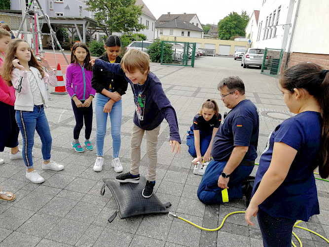 THW Technik zum Anfassen an Grund- und Realschule Lohr