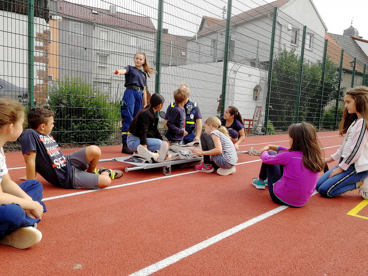 THW Technik Tag in der Realschule und Grundschule