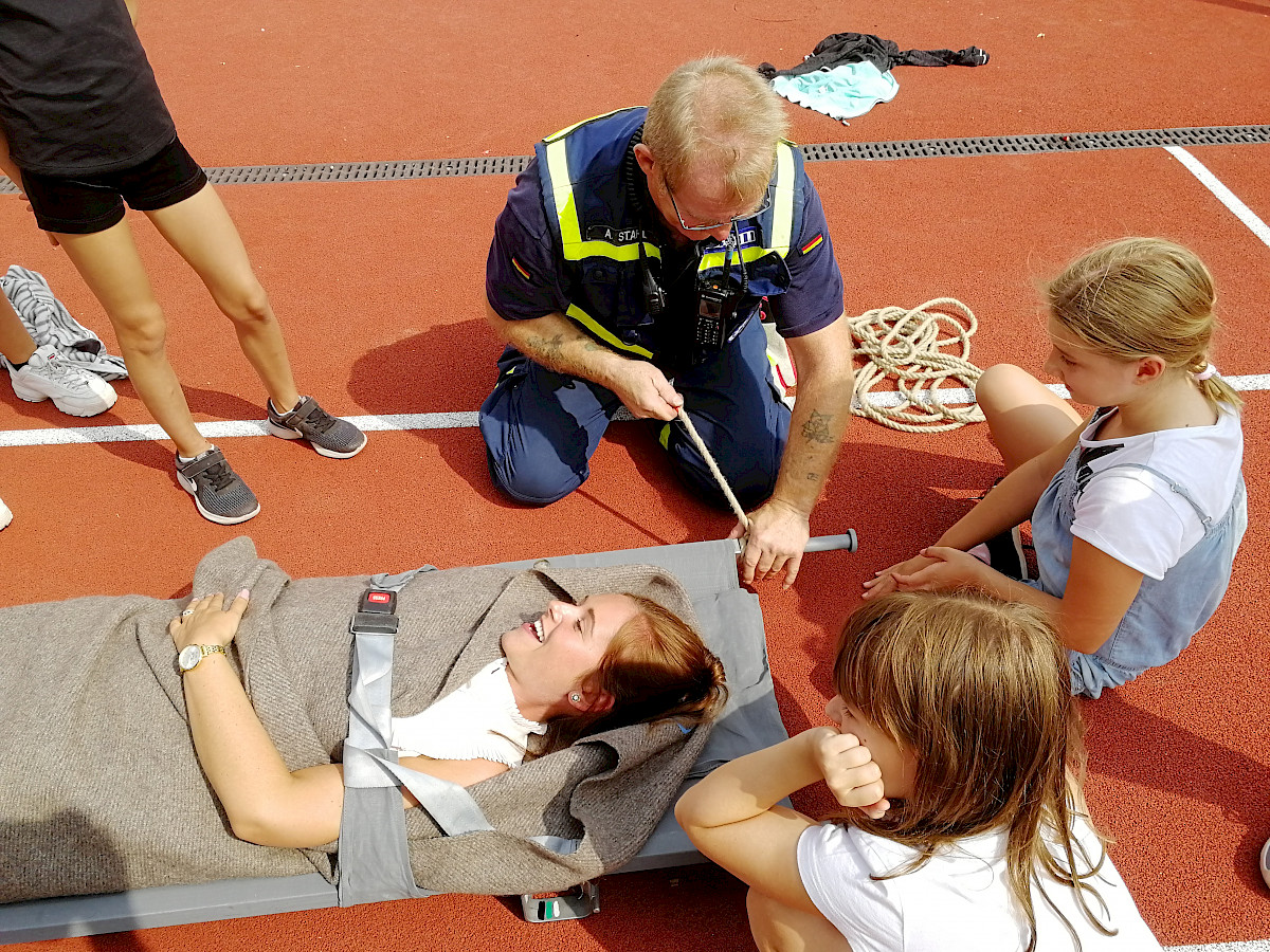 THW Technik Tag in der Realschule und Grundschule
