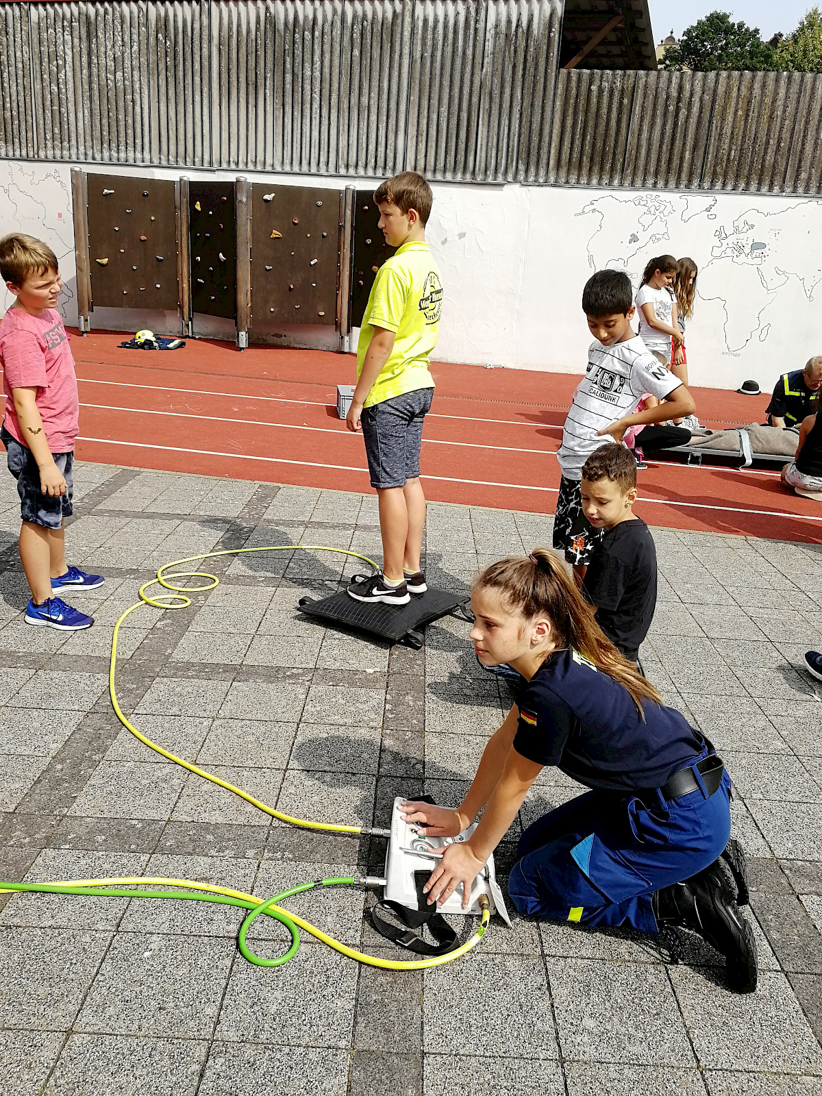 THW Technik Tag in der Realschule und Grundschule