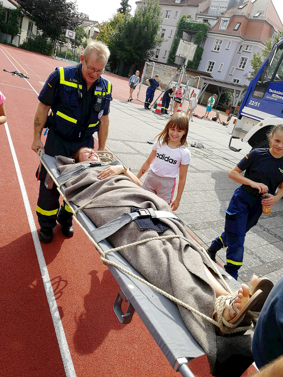 THW Technik Tag in der Realschule und Grundschule