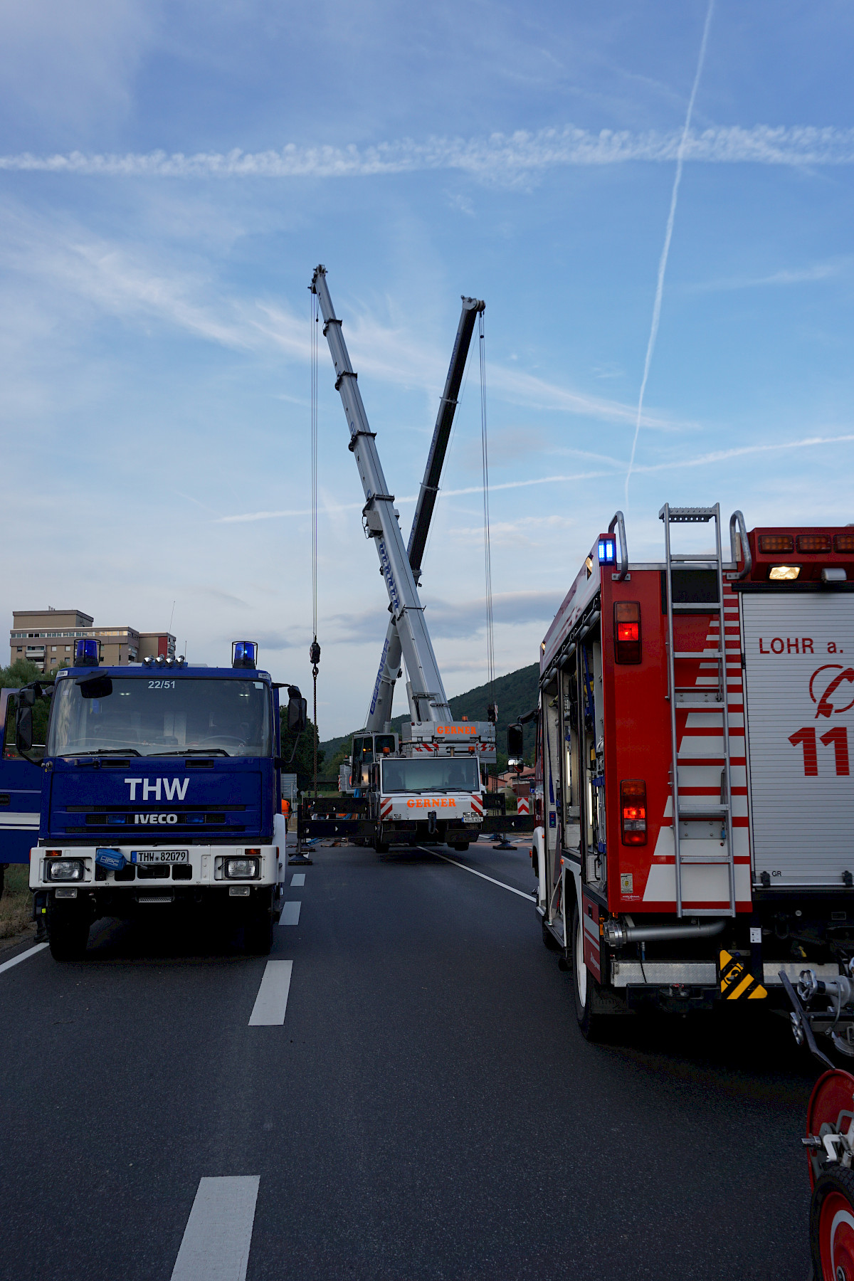Unterstützung der Bergungsarbeiten nach LKW-Unfall